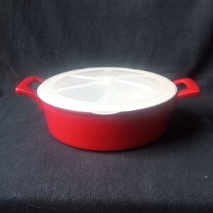 RED WOLFGANG PUCK STONEWARE CASSEROLE Microwavable Plastic Lid 9" Round 2-Quart